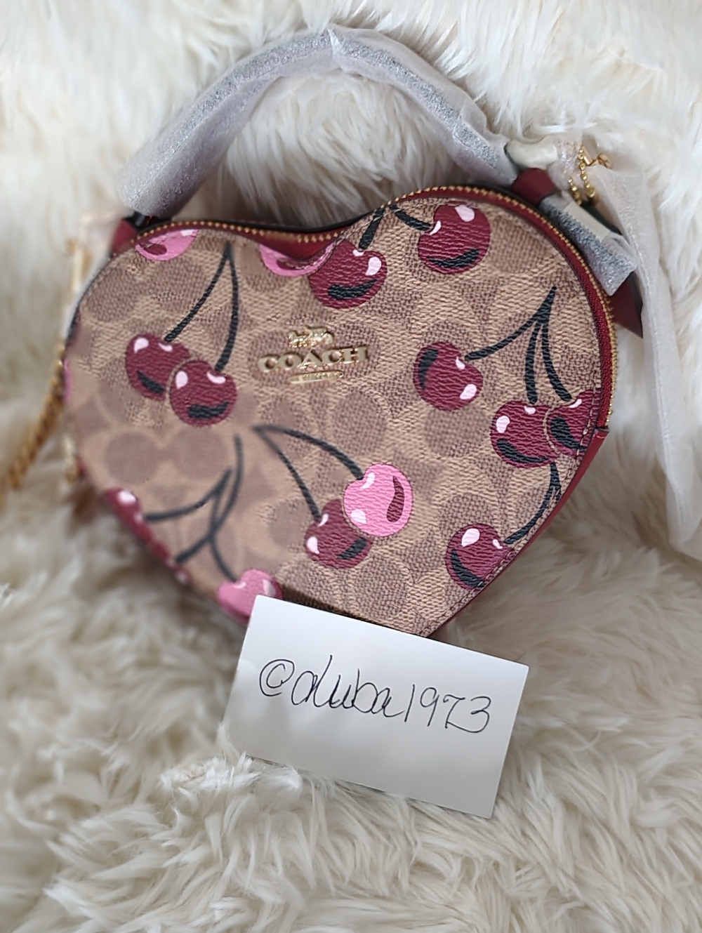 ❤️Coach Sig Heart X- Body with Pink and Cherry Color Accents W/Gold Chain NWT❤️